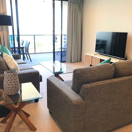 Qube Broadbeach Ocean View Apartments Голд-Кост Екстер'єр фото