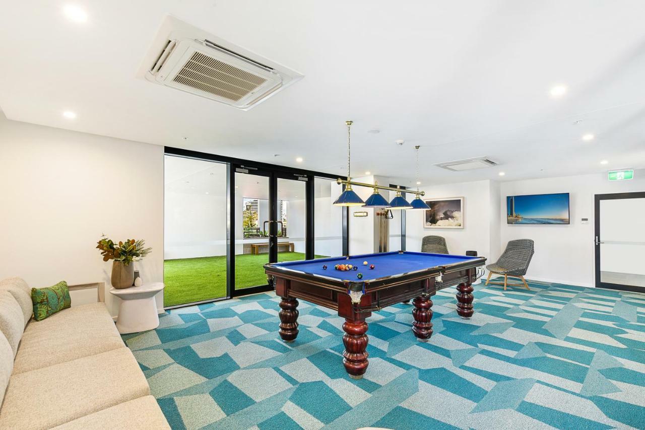 Qube Broadbeach Ocean View Apartments Голд-Кост Екстер'єр фото