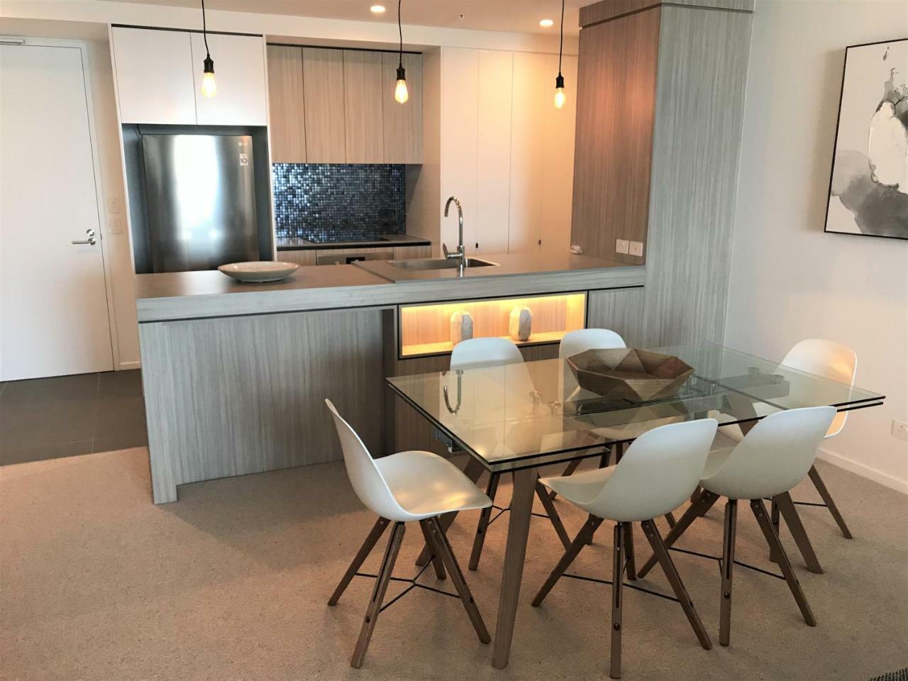 Qube Broadbeach Ocean View Apartments Голд-Кост Екстер'єр фото