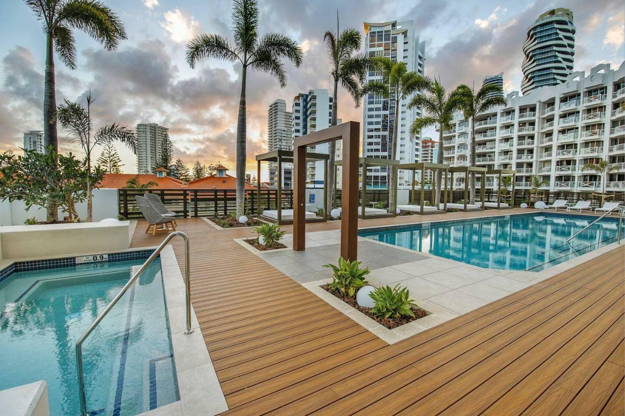 Qube Broadbeach Ocean View Apartments Голд-Кост Екстер'єр фото