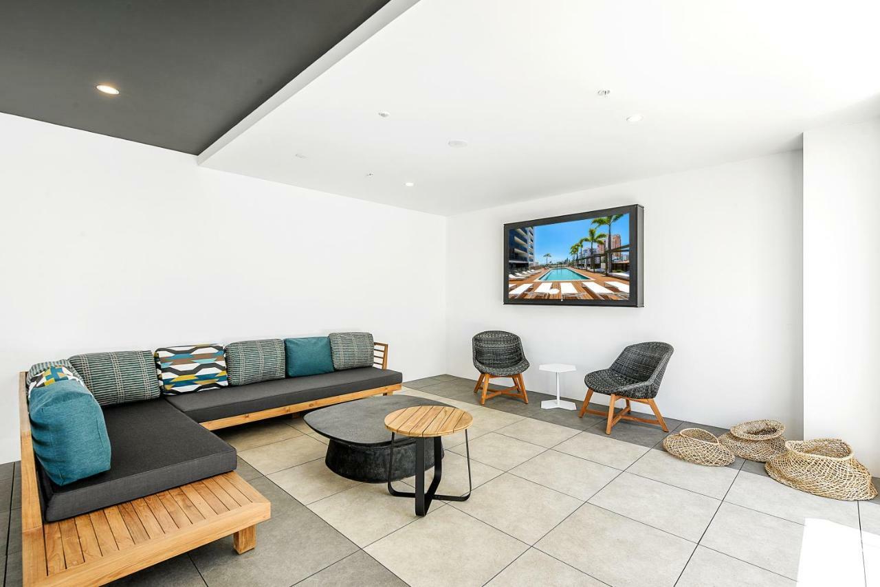 Qube Broadbeach Ocean View Apartments Голд-Кост Екстер'єр фото