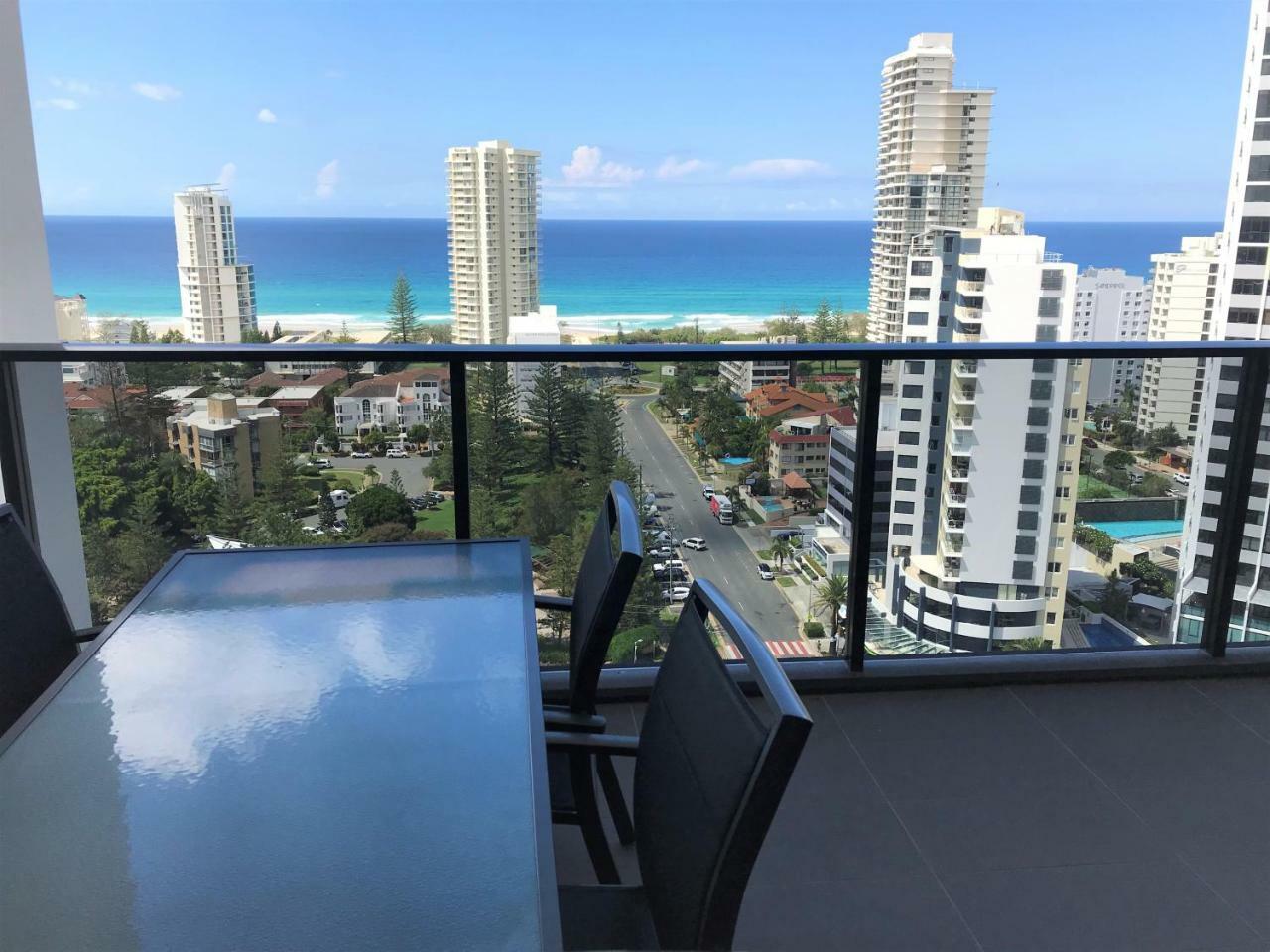 Qube Broadbeach Ocean View Apartments Голд-Кост Екстер'єр фото