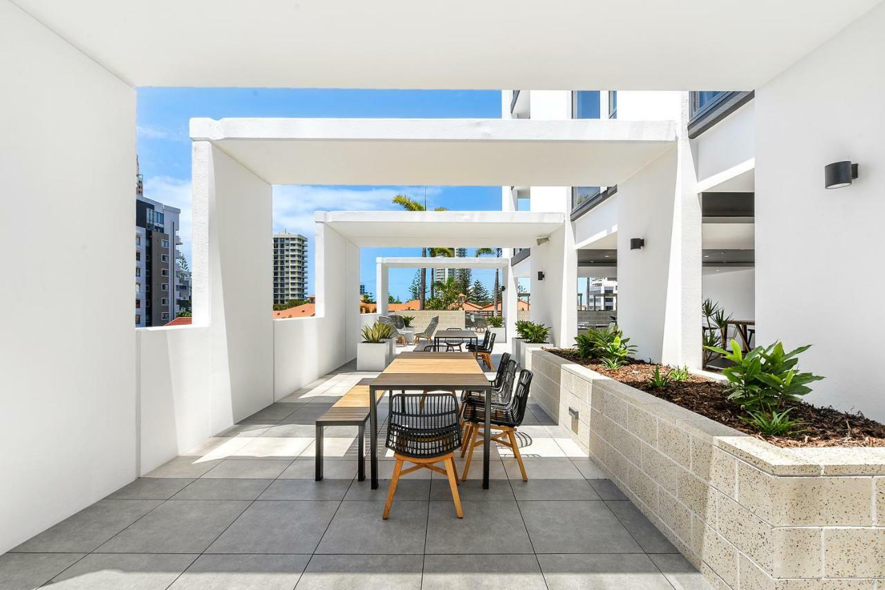 Qube Broadbeach Ocean View Apartments Голд-Кост Екстер'єр фото